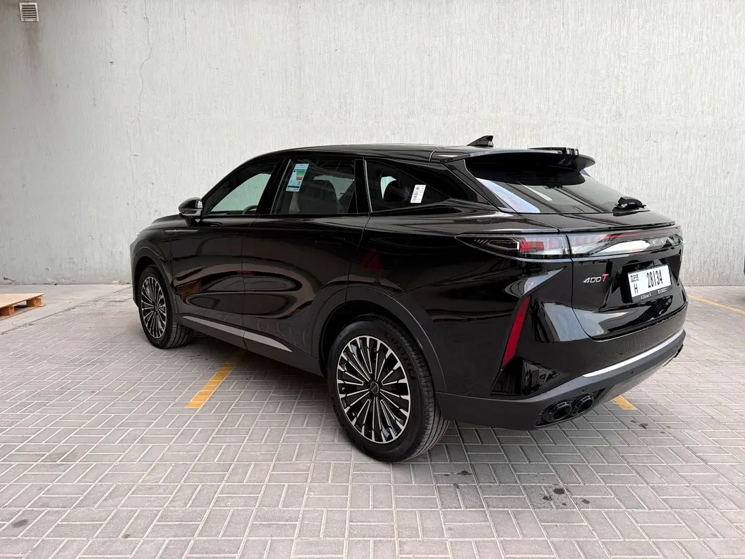 Rent a 2026 Exeed RX in Al Quoz 4 photo 8