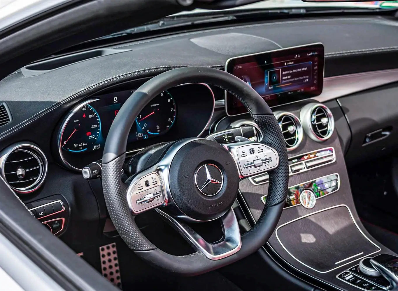 2022 Mercedes-Benz C200 Cabriolet Black for Rent in Dubai photo 6