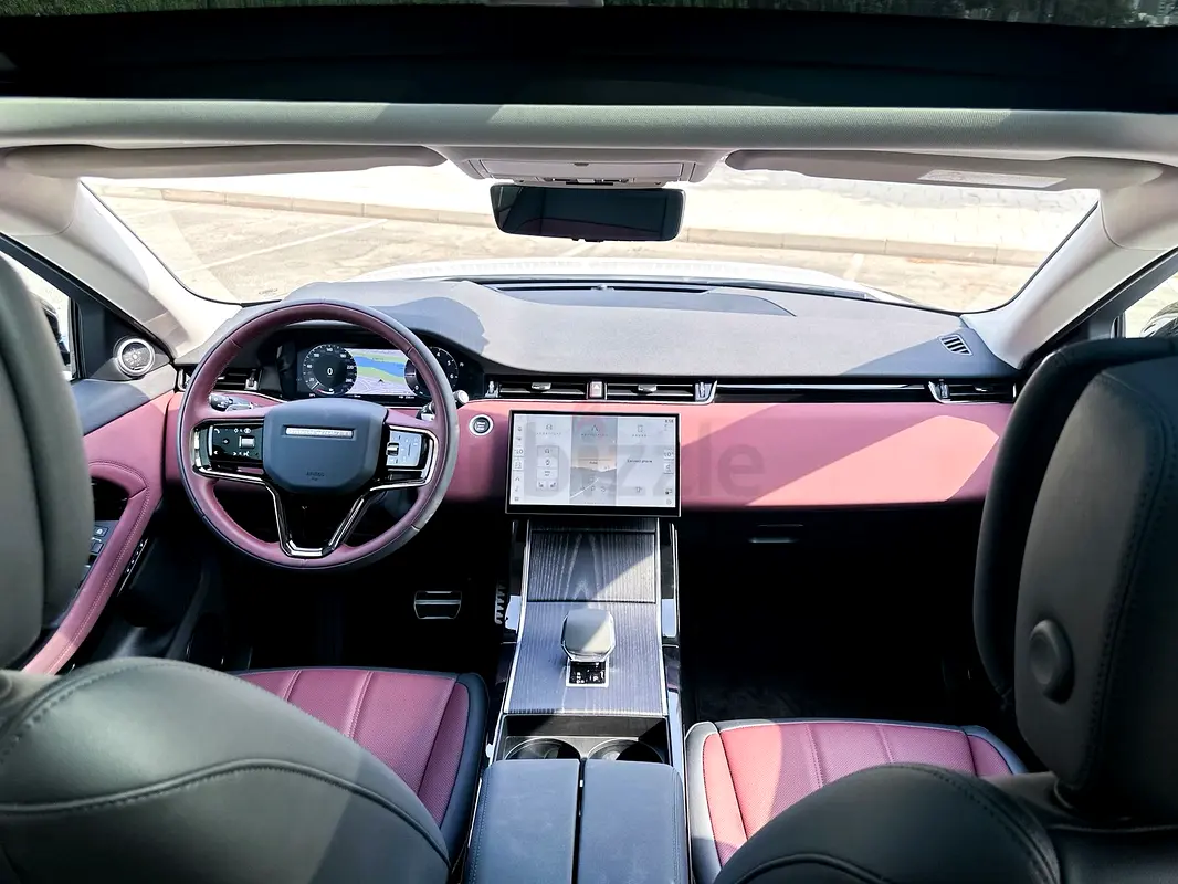 2025 Land Rover Range Rover Evoque for Rent in Al Barsha 1 photo 8