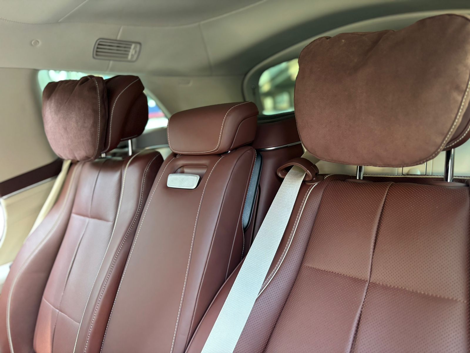 Hire Mercedes-Maybach GLS 600 Black in Dubai photo 10