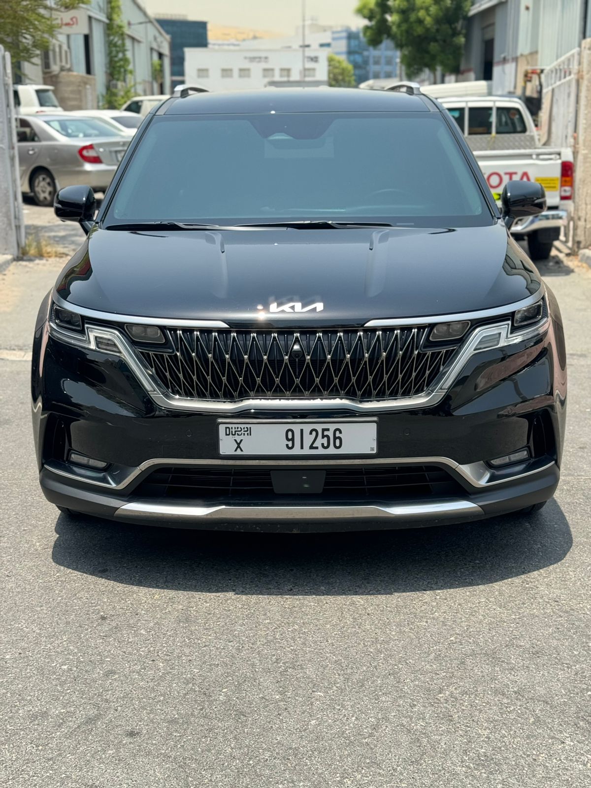 Rent a 2024 Kia Carnival Black in Dubai
