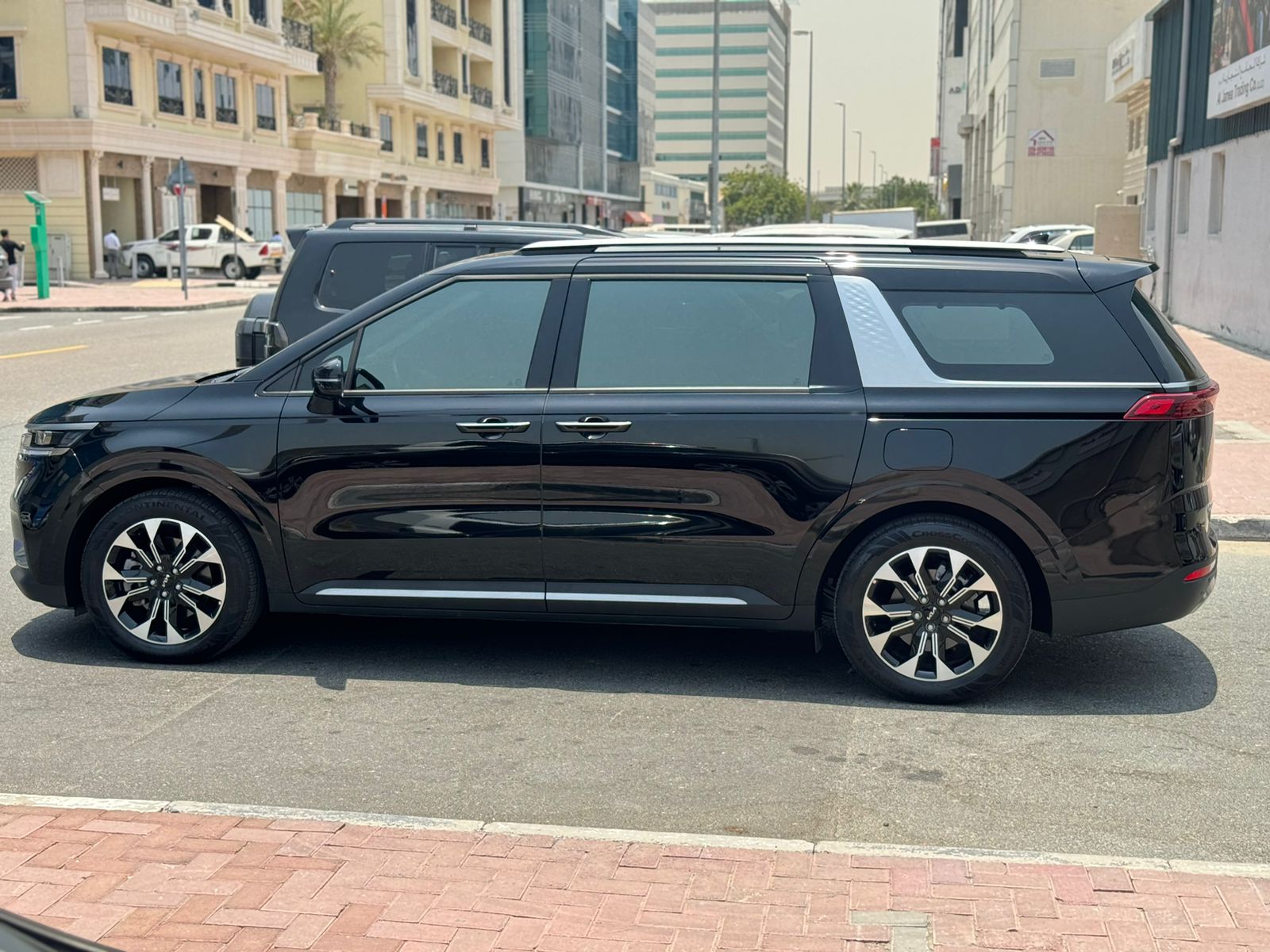 Rent a 2024 Kia Carnival Black in Dubai photo 2