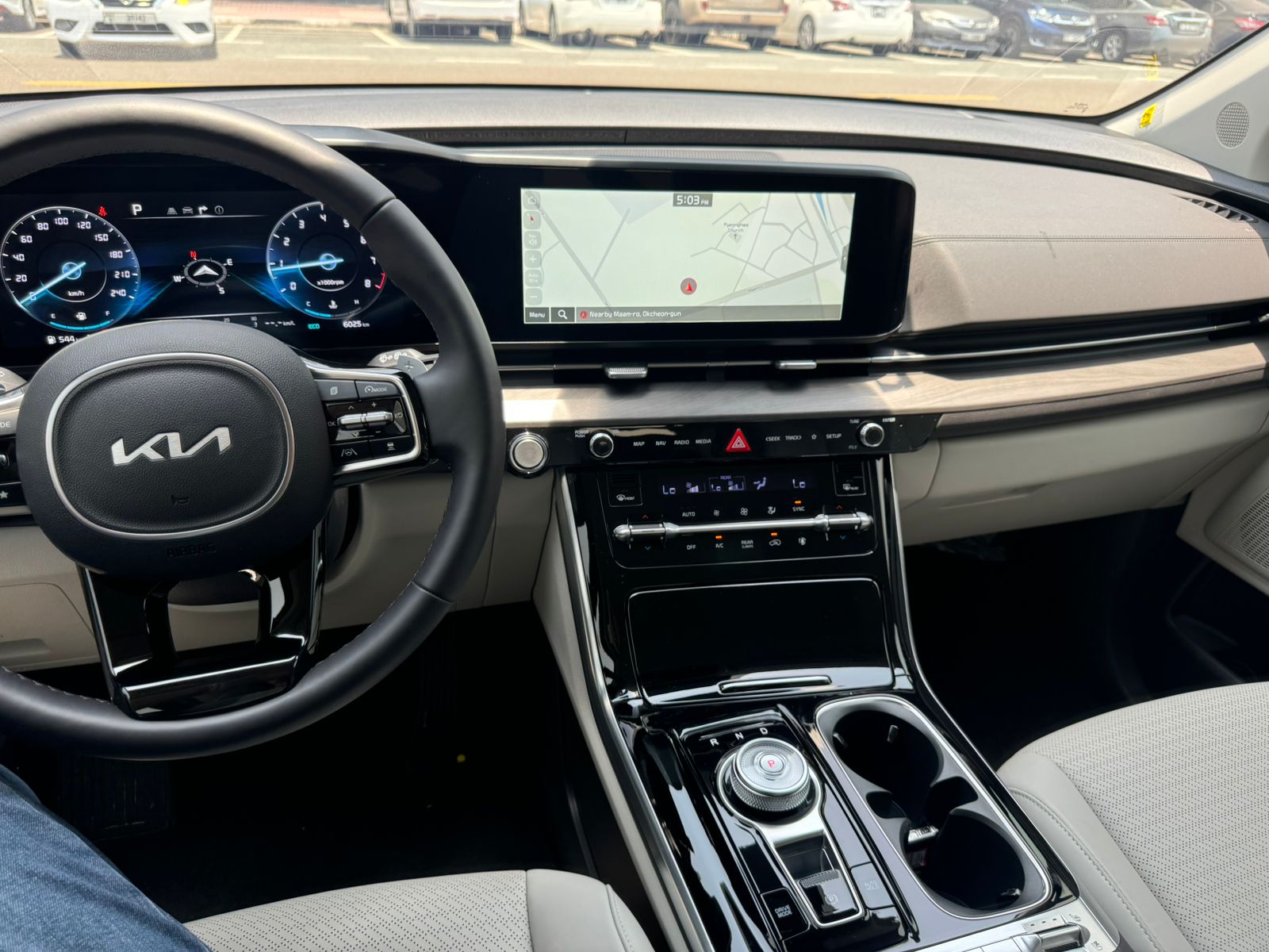 Rent a 2024 Kia Carnival Black in Dubai photo 3