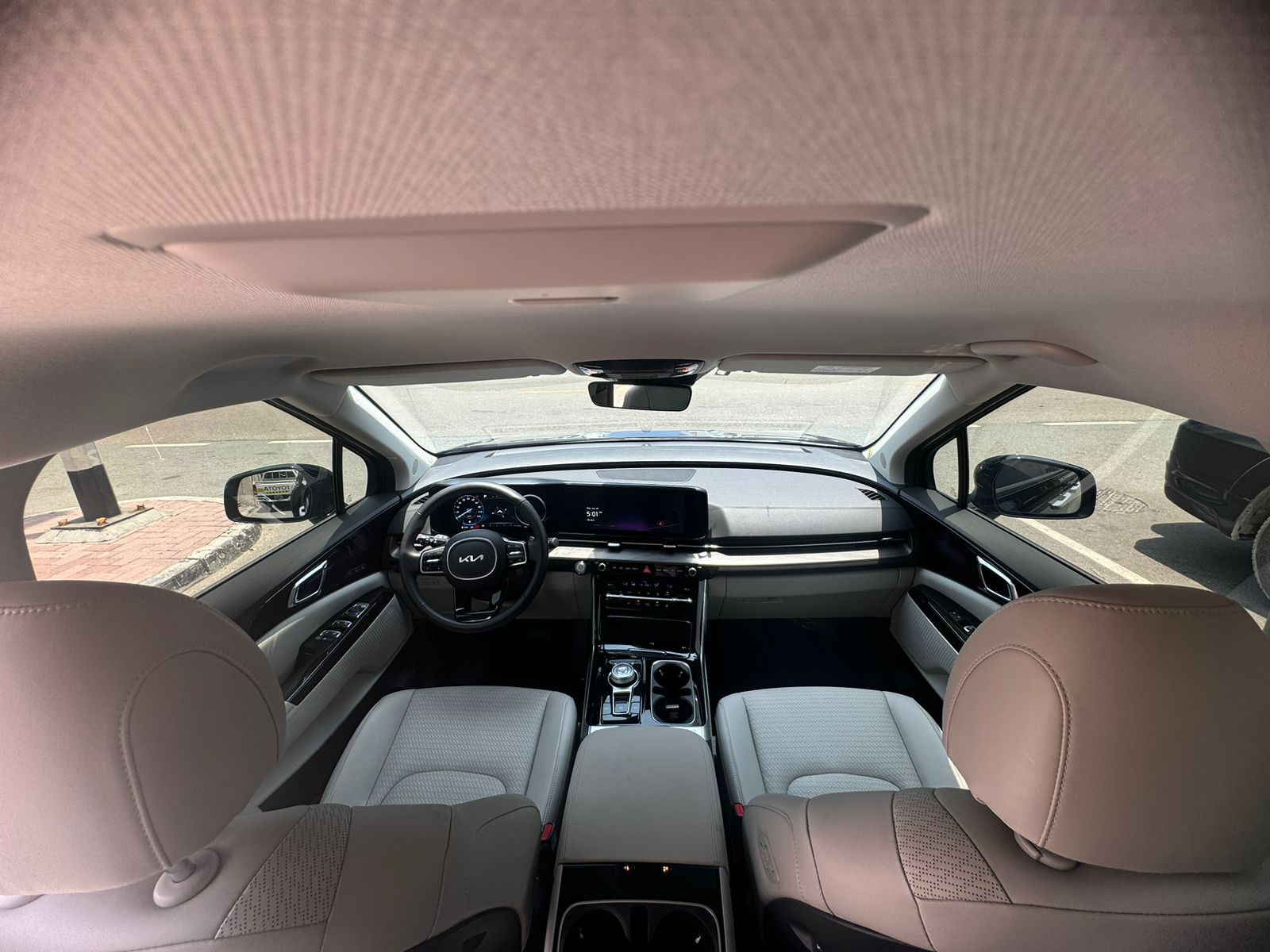 Rent a 2024 Kia Carnival Black in Dubai photo 4