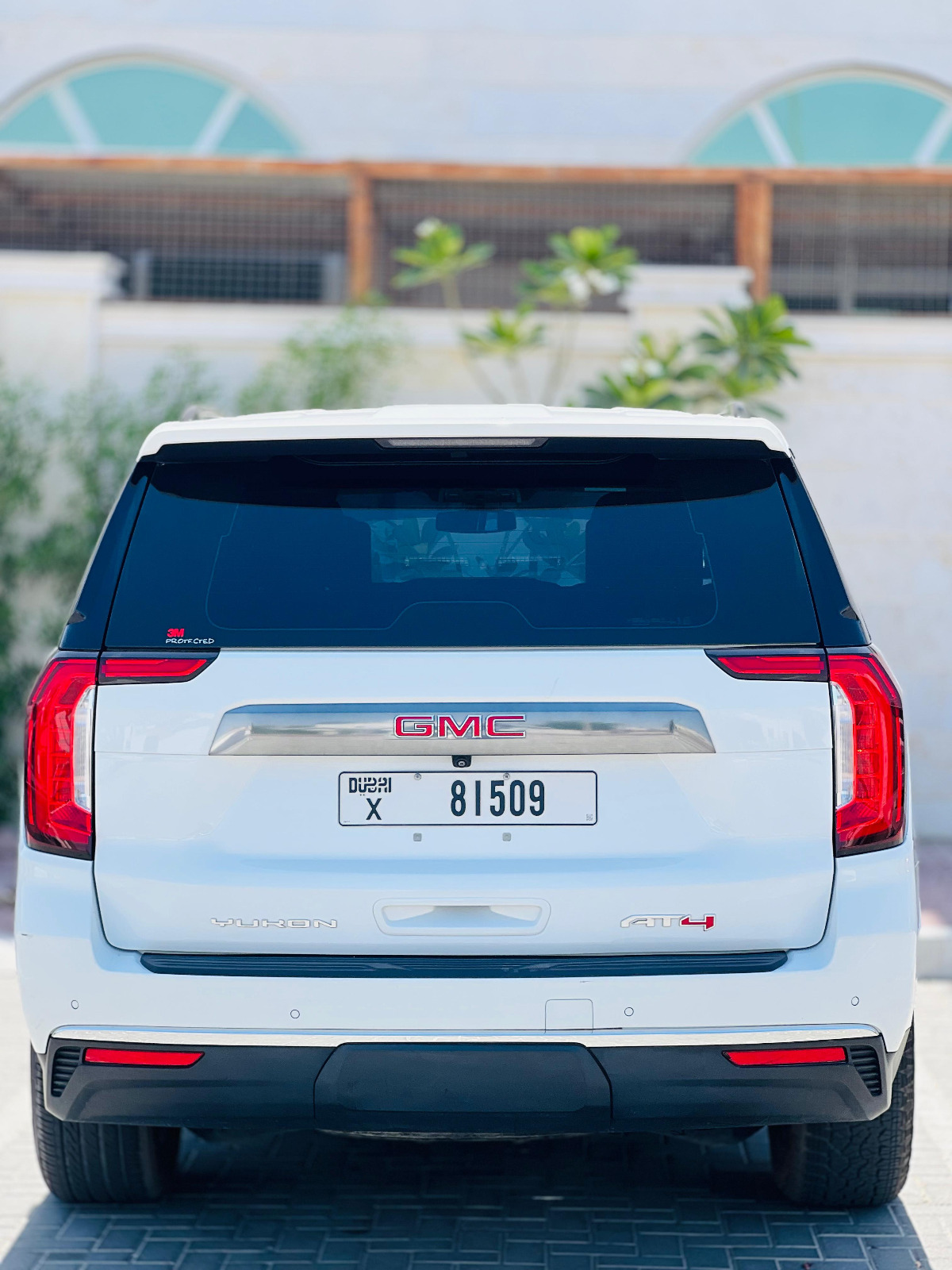 Hire 2022 GMC Yukon White in Dubai photo 6