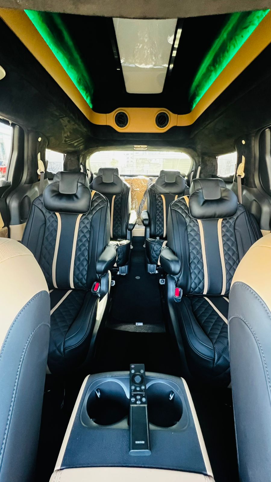 Kia Carnival VIP Black for Rent in Dubai photo 3