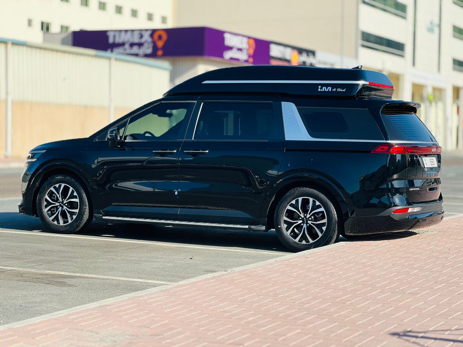 Kia Carnival VIP Black for Rent in Dubai photo 5