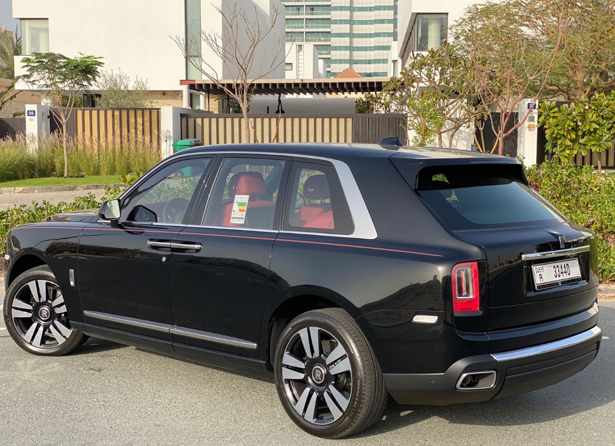 Rolls-Royce Cullinan Black for Rent in Dubai photo 8