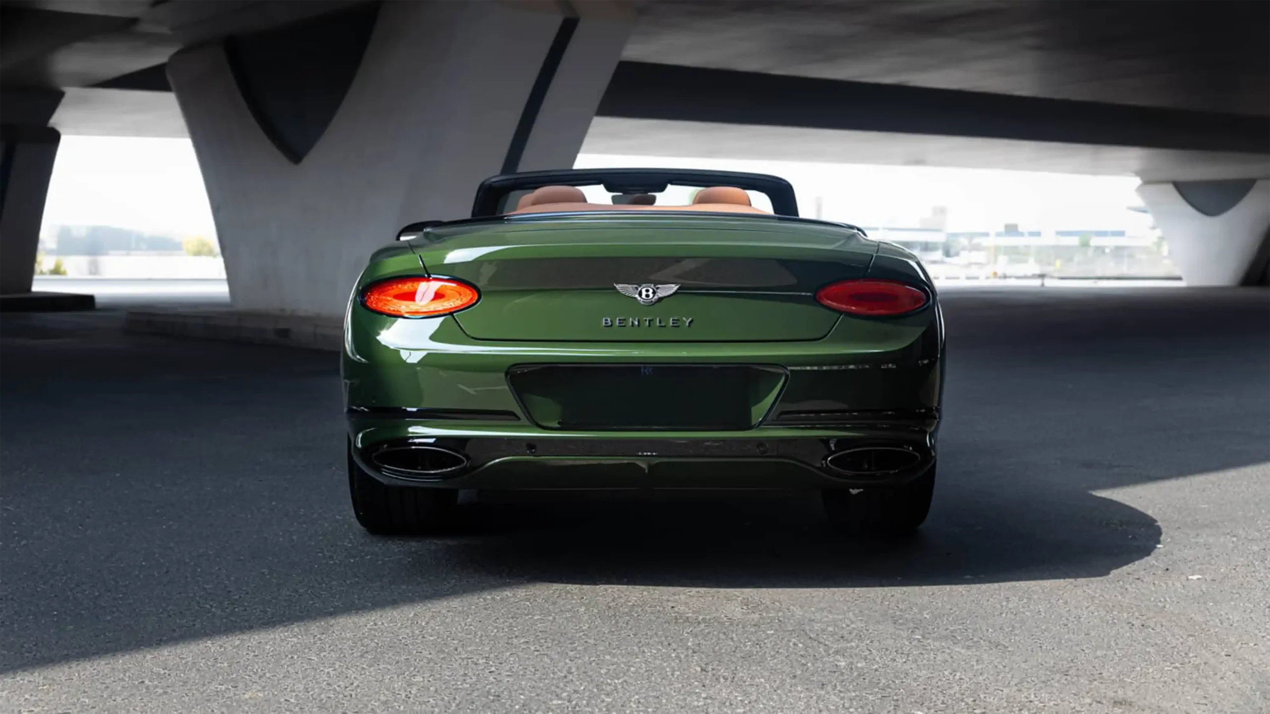 Bentley Continental GTC Green Rental in Dubai photo 3
