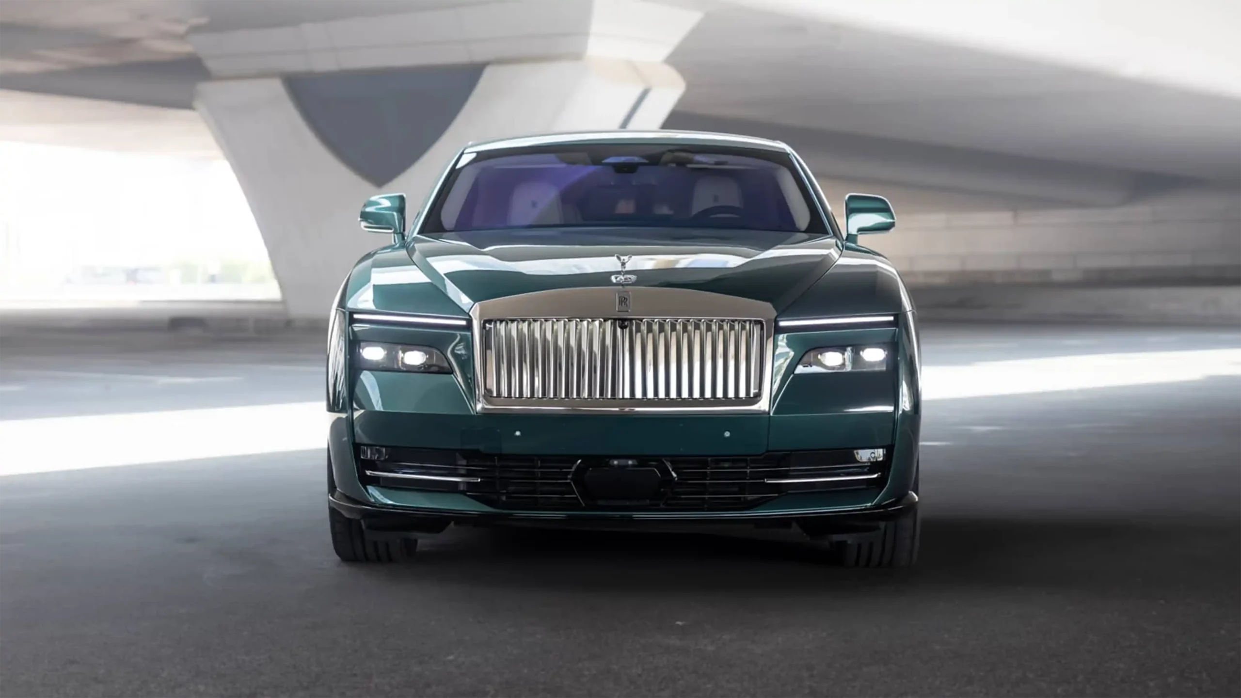 Rolls-Royce Spectre Green Rental in Dubai
