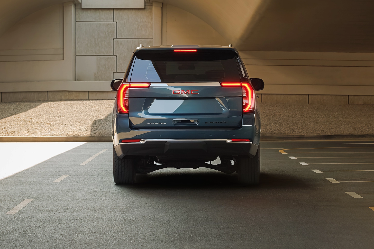 Rent GMC Yukon Denali Black in Dubai photo 2