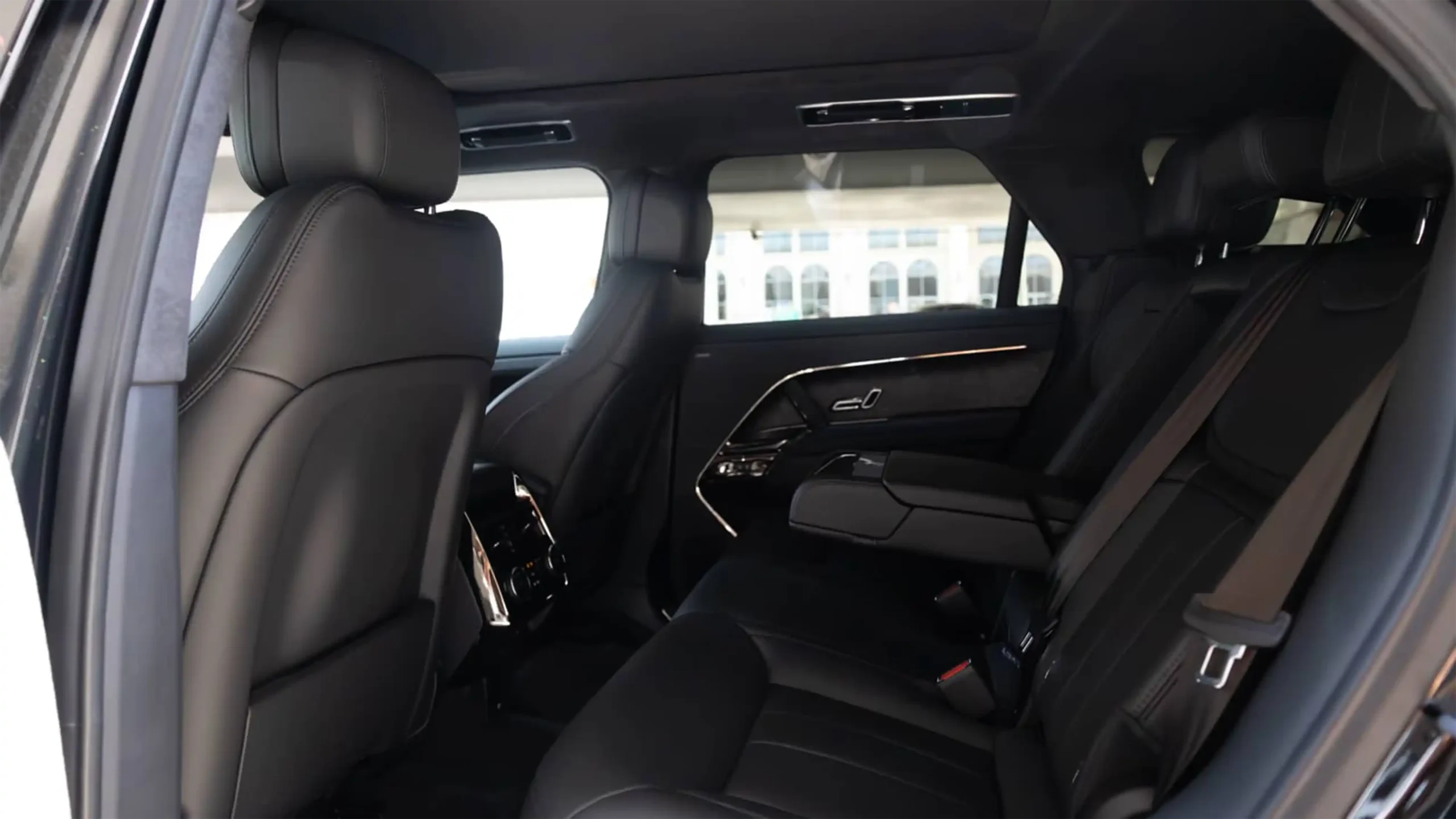 Hire Land Rover Range Rover Sport Black in Dubai photo 5