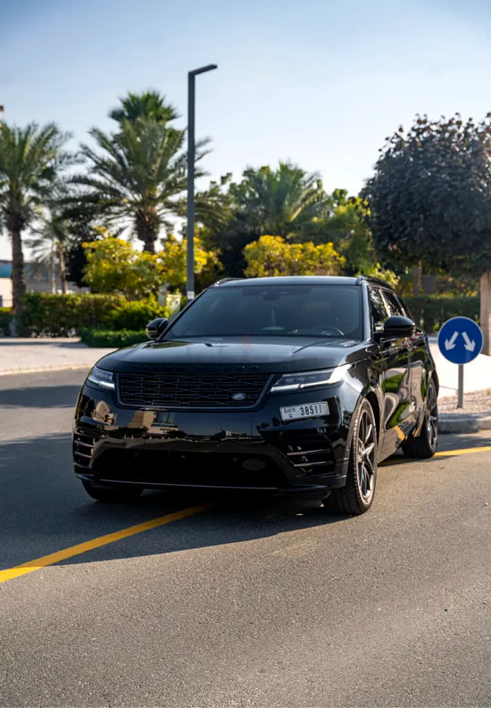2025 Land Rover Range Rover Velar for Rent in Dubai Marina photo 4