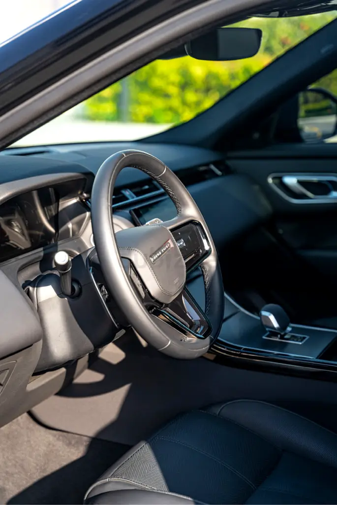 2025 Land Rover Range Rover Velar for Rent in Dubai Marina photo 9