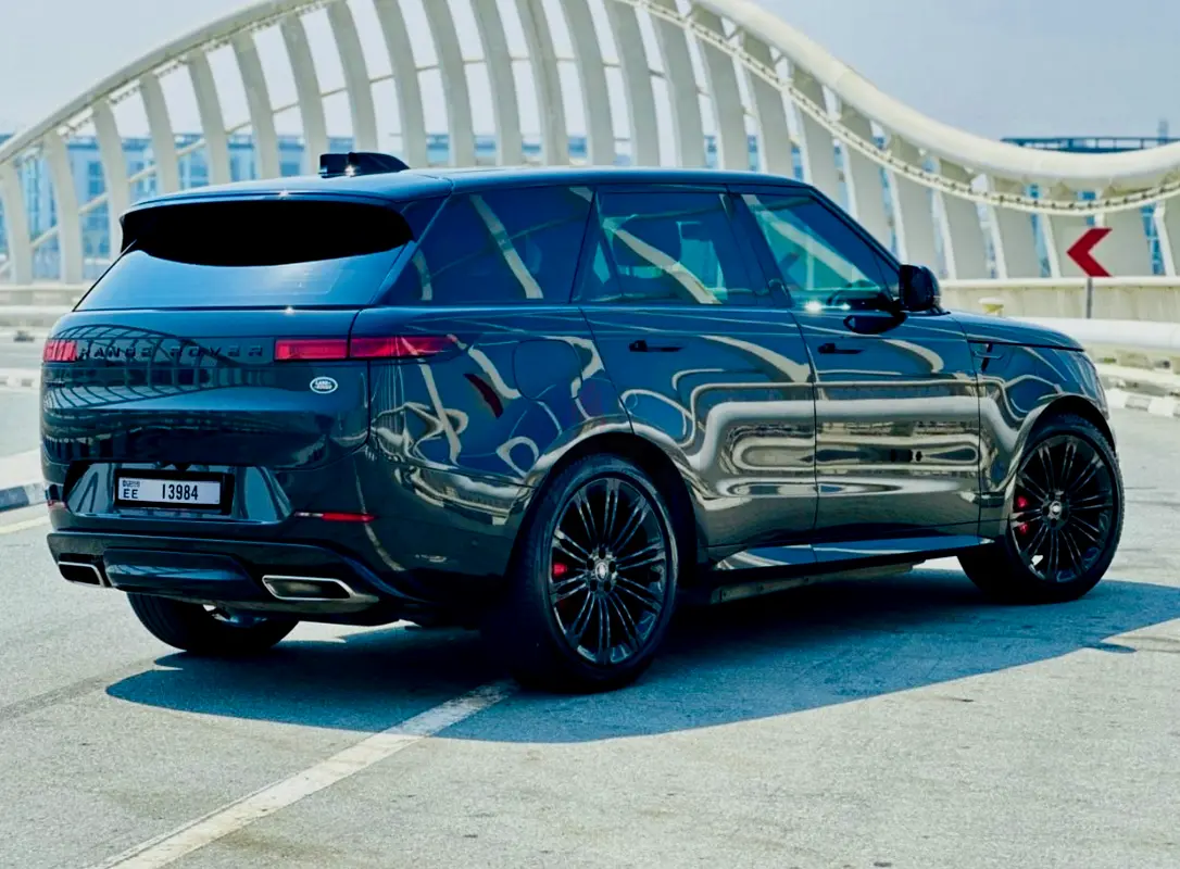 2024 Land Rover Range Rover Sport for Rent in Oud Metha photo 3