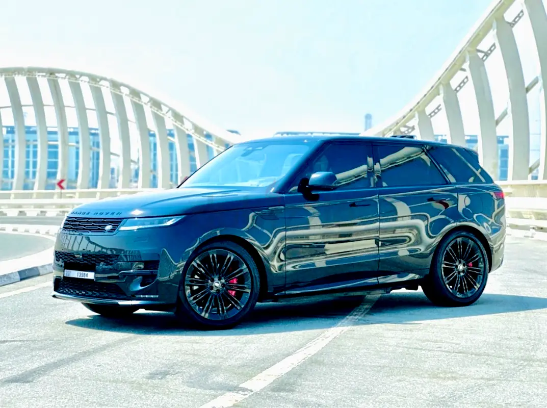 2024 Land Rover Range Rover Sport for Rent in Oud Metha photo 4