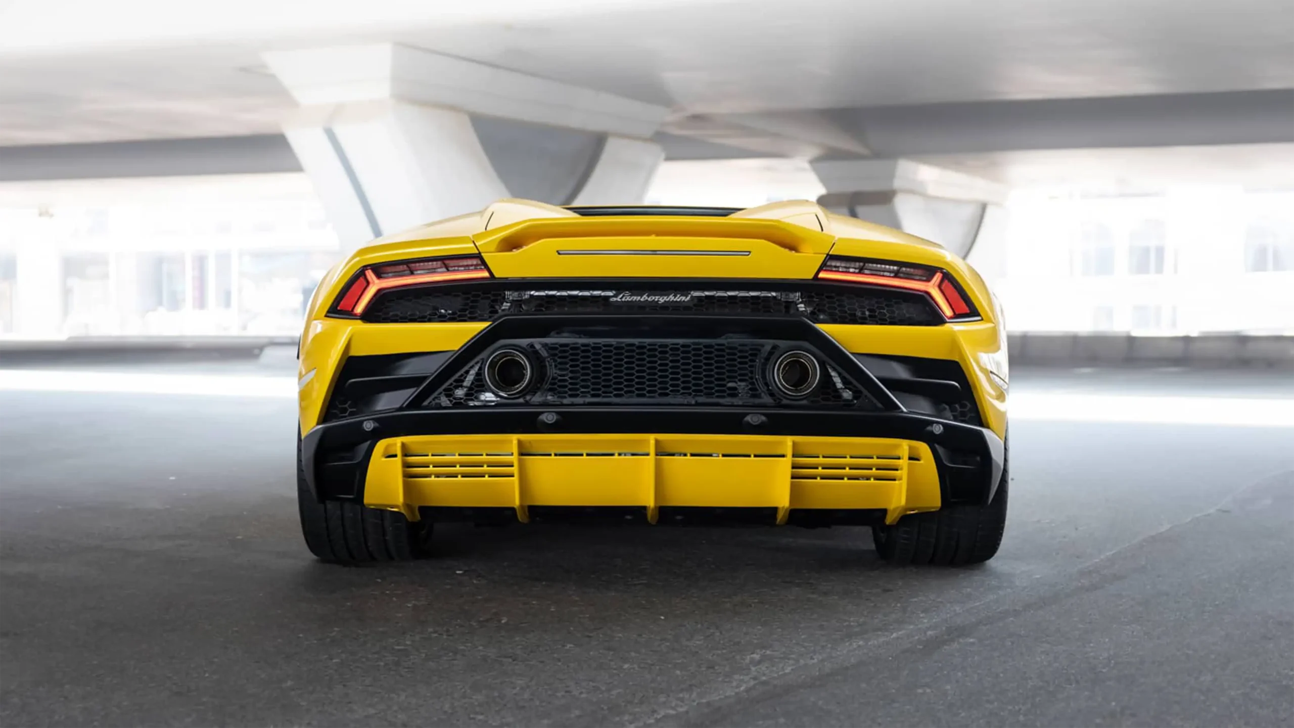 Hire Lamborghini Huracan EVO Spyder Yellow in Dubai photo 3