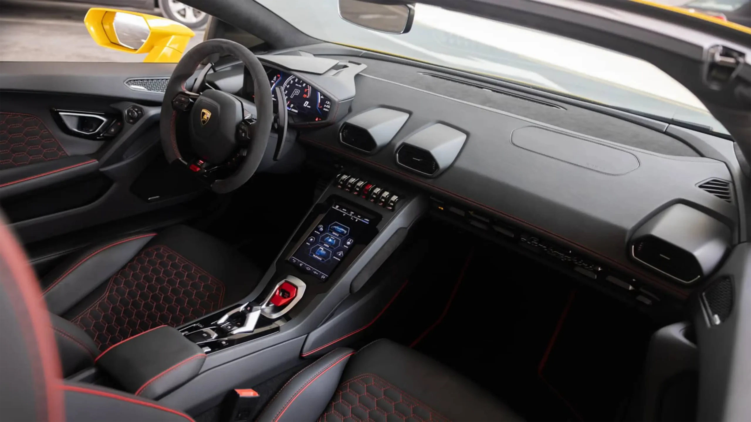 Hire Lamborghini Huracan EVO Spyder Yellow in Dubai photo 5