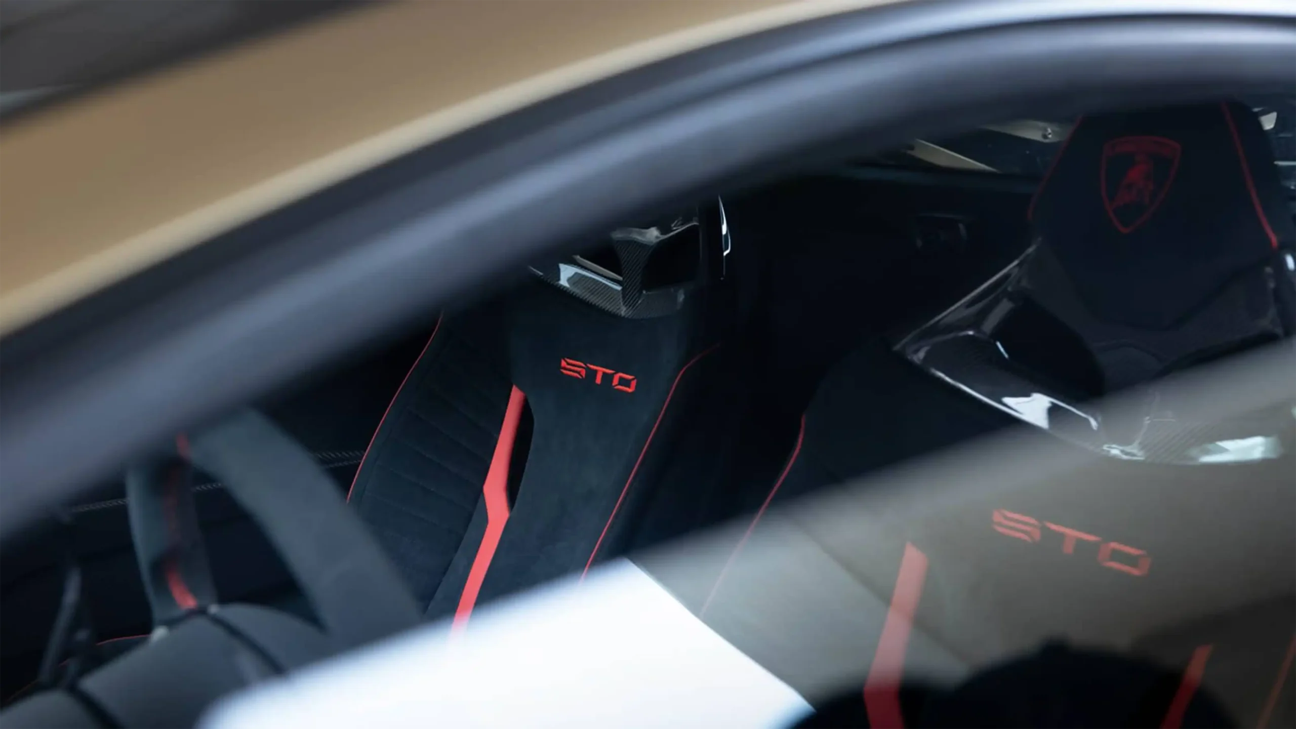 Hire Lamborghini Huracan STO Gold in Dubai photo 6