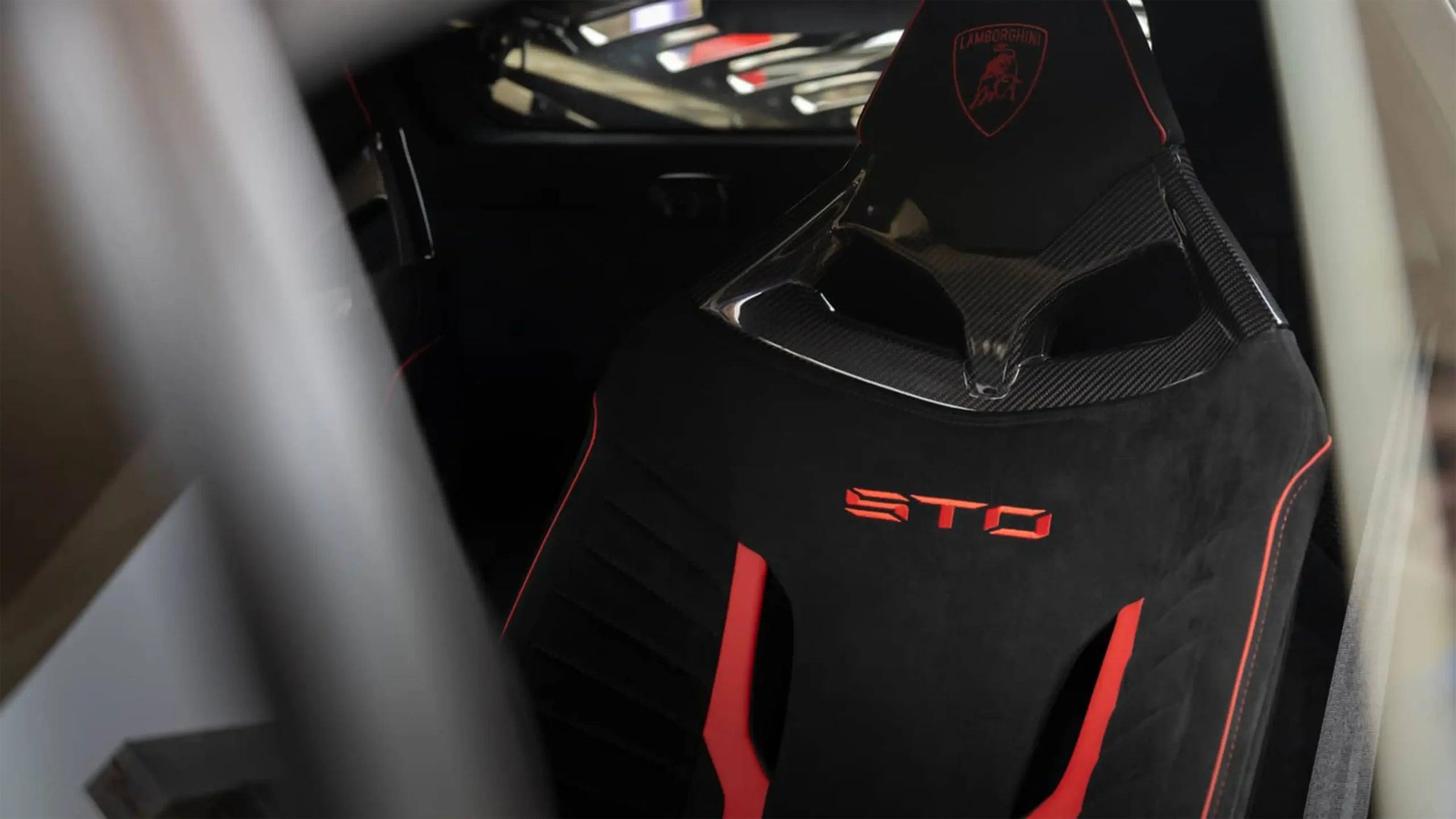 Hire Lamborghini Huracan STO Gold in Dubai photo 7