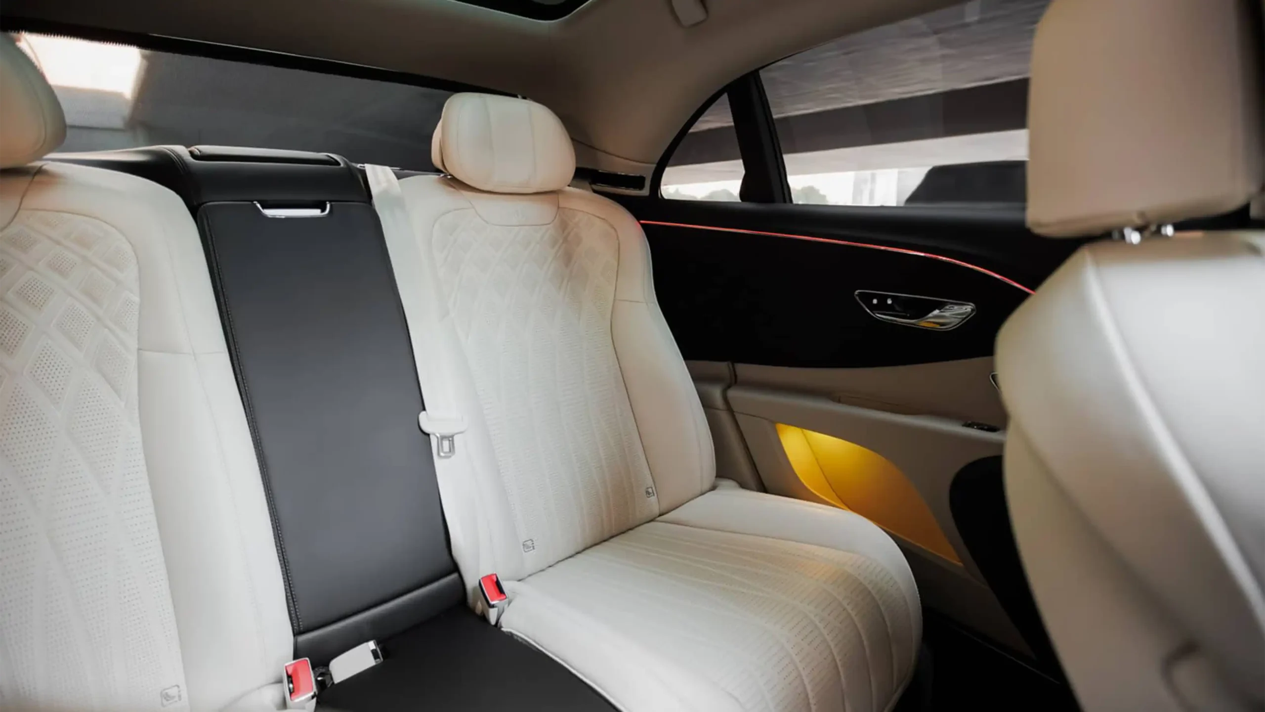 Rent a Bentley Flying Spur Black in Dubai photo 5