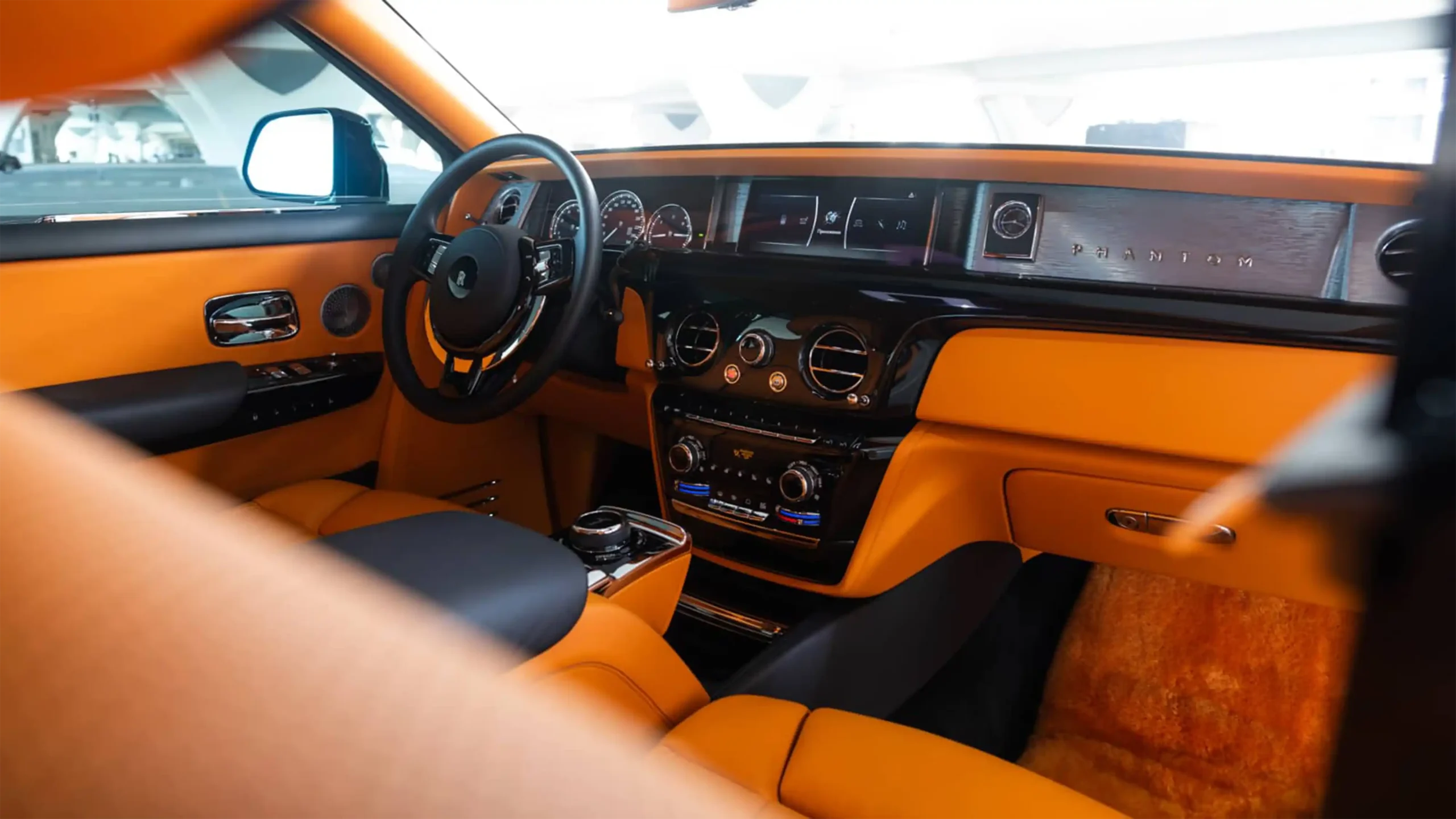 Rent Rolls-Royce Phantom Black in Dubai photo 6