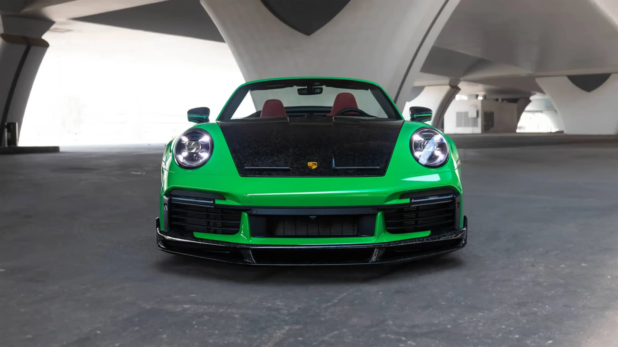 Porsche 911 Turbo S Green for Rent in Dubai photo 4