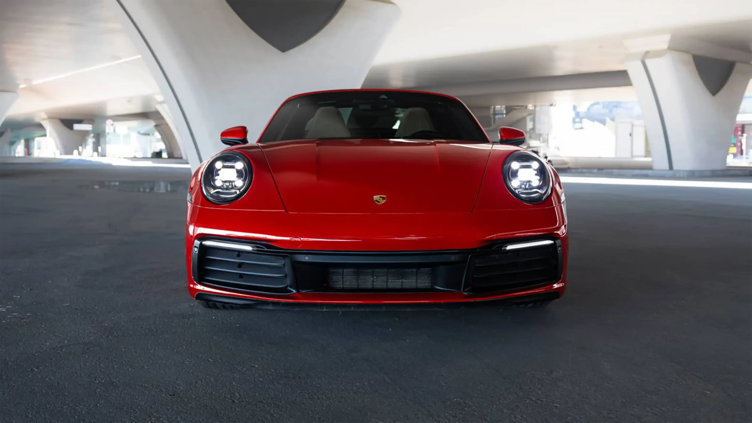Porsche 911 Targa Red for Rent in Dubai photo 3
