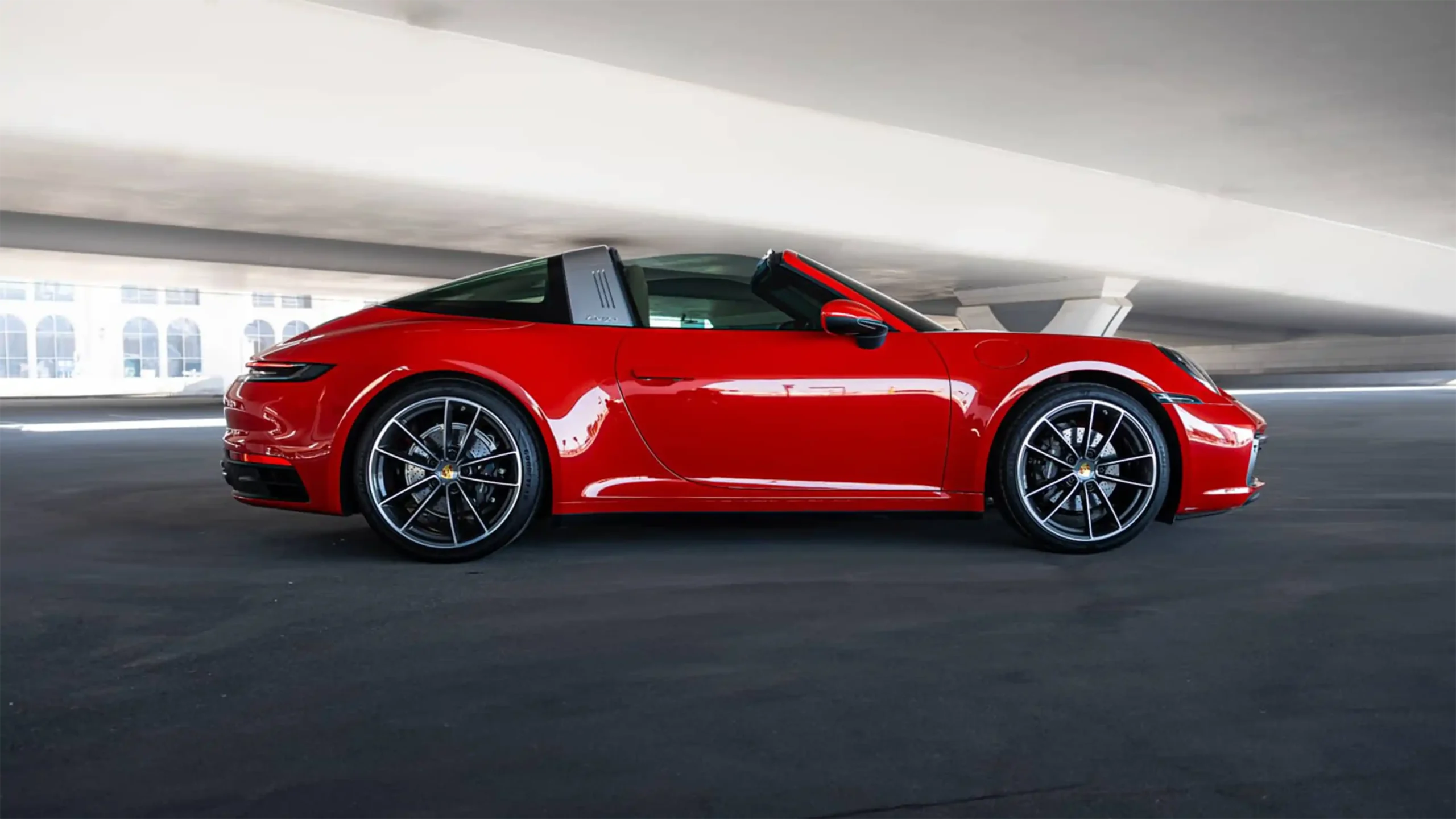 Porsche 911 Targa Red for Rent in Dubai photo 4
