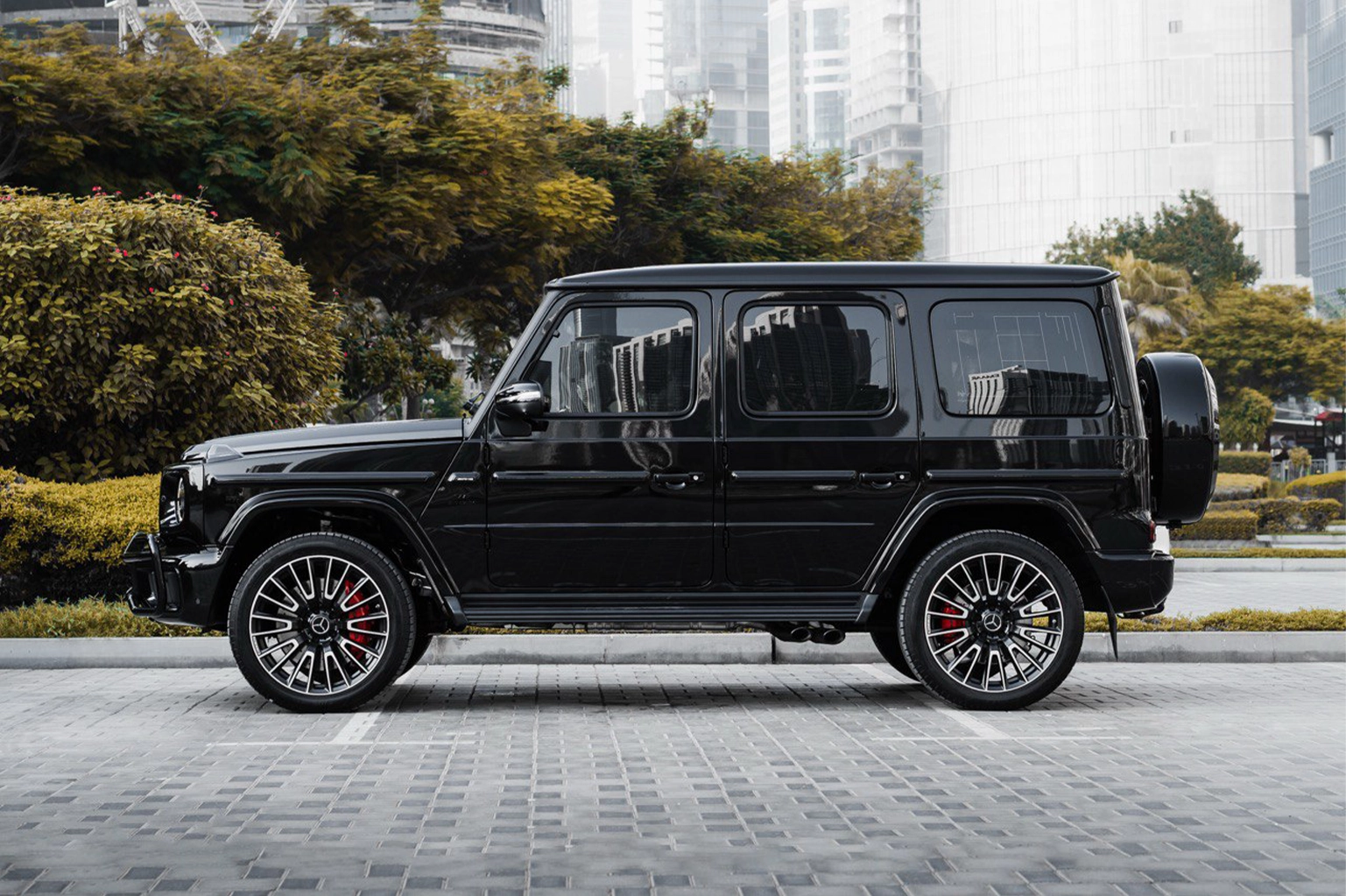 2025 Mercedes-Benz G63 AMG Black for Rent in Dubai photo 2