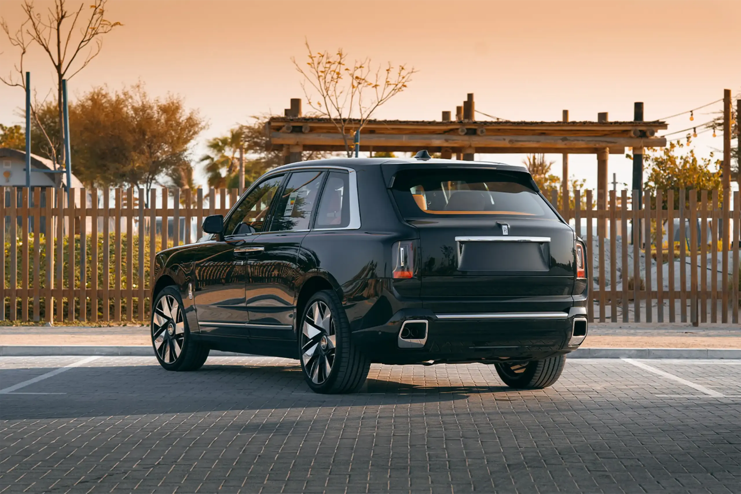 2025 Rolls-Royce Cullinan Black for Rent in Dubai photo 4