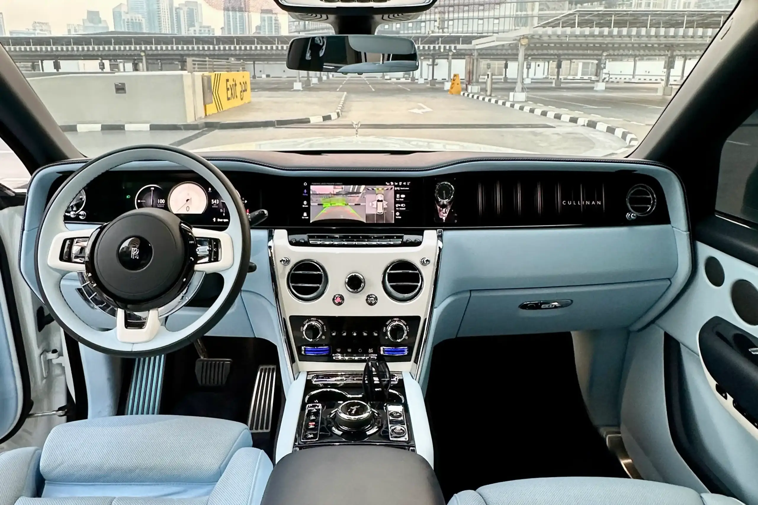 Rent a 2025 Rolls-Royce Cullinan White in Dubai photo 4