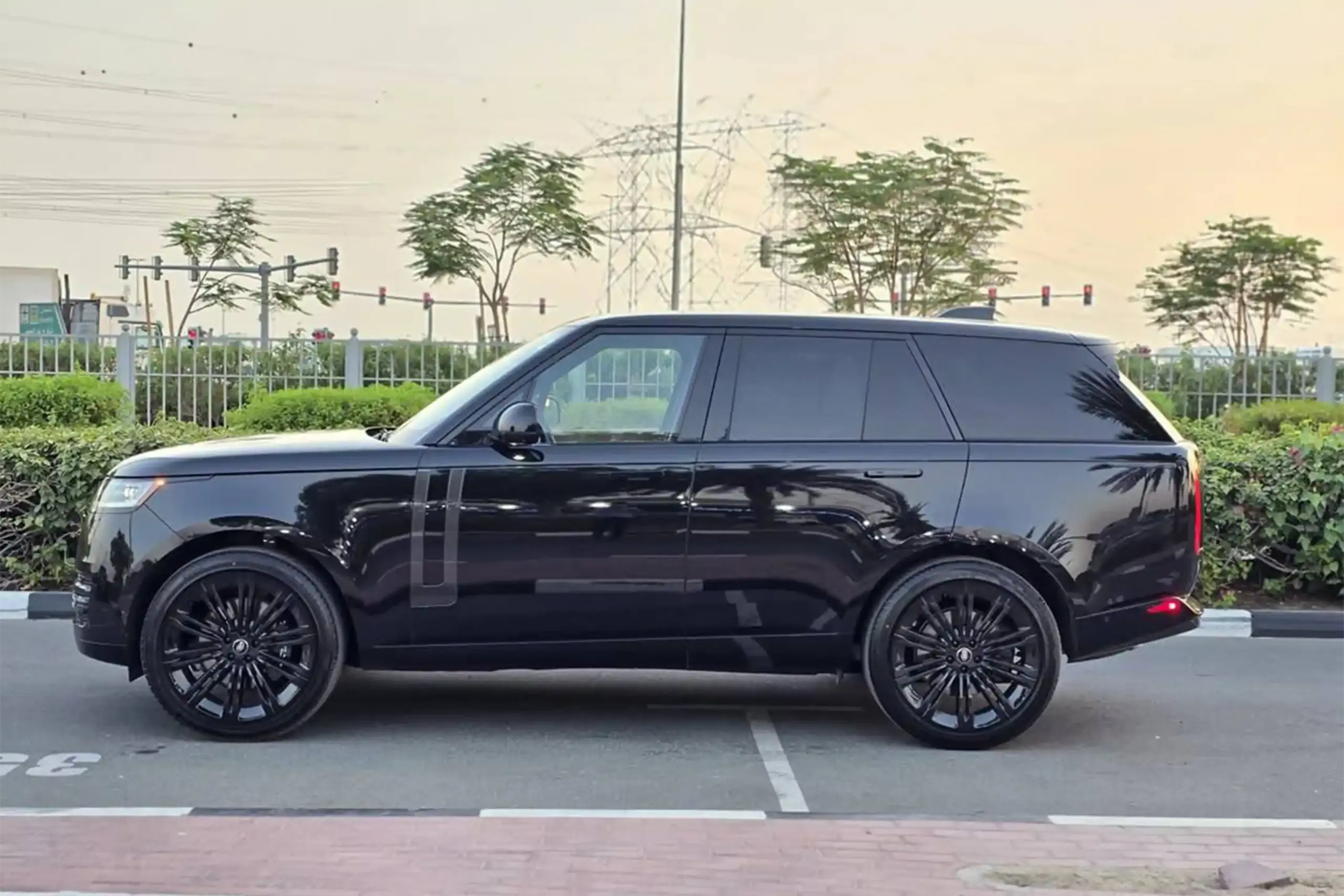 Rent a Land Rover Range Rover Vogue Black in Dubai photo 2