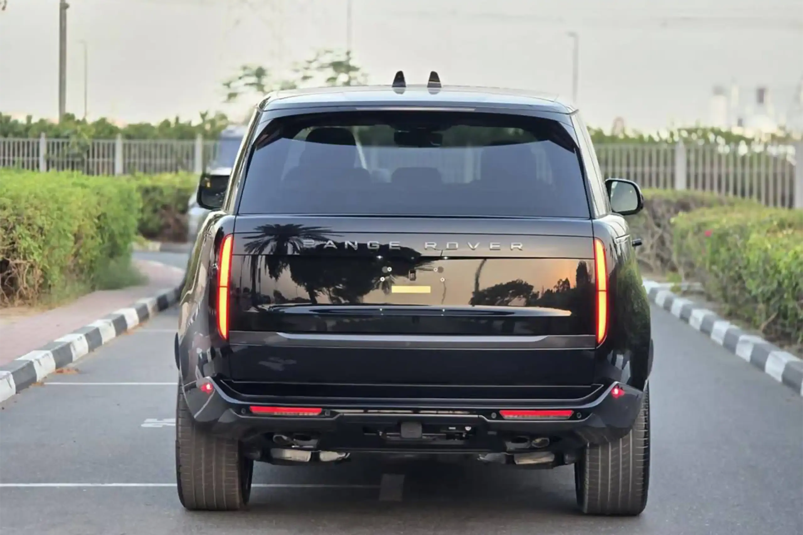 Rent a Land Rover Range Rover Vogue Black in Dubai photo 3