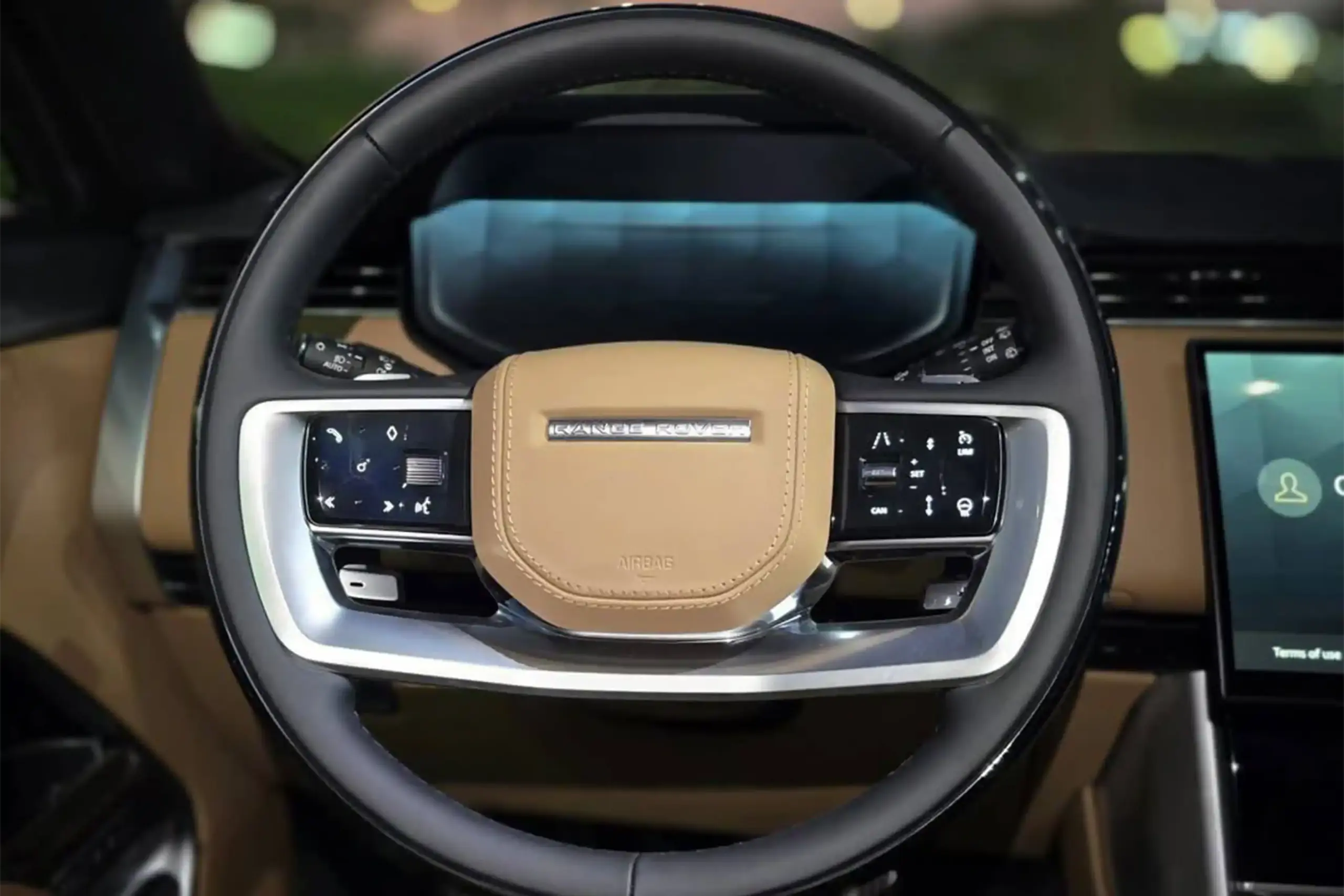 Rent a Land Rover Range Rover Vogue Black in Dubai photo 5