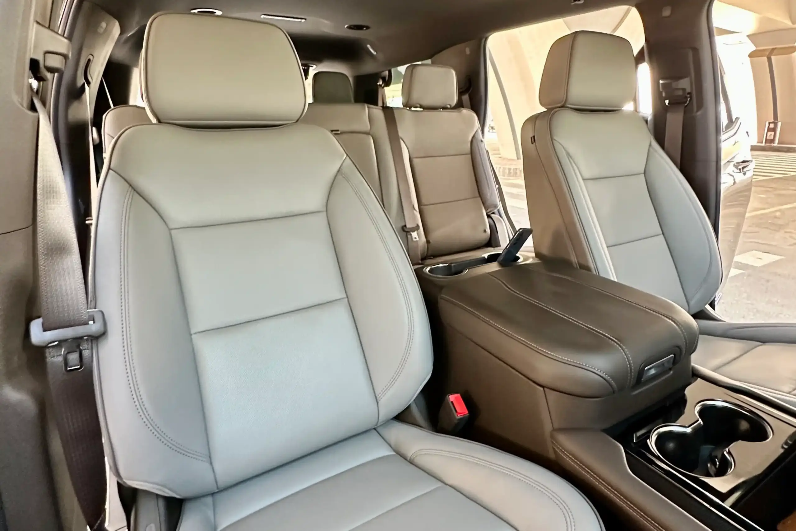 GMC Yukon Black for Rent in Dubai photo 5