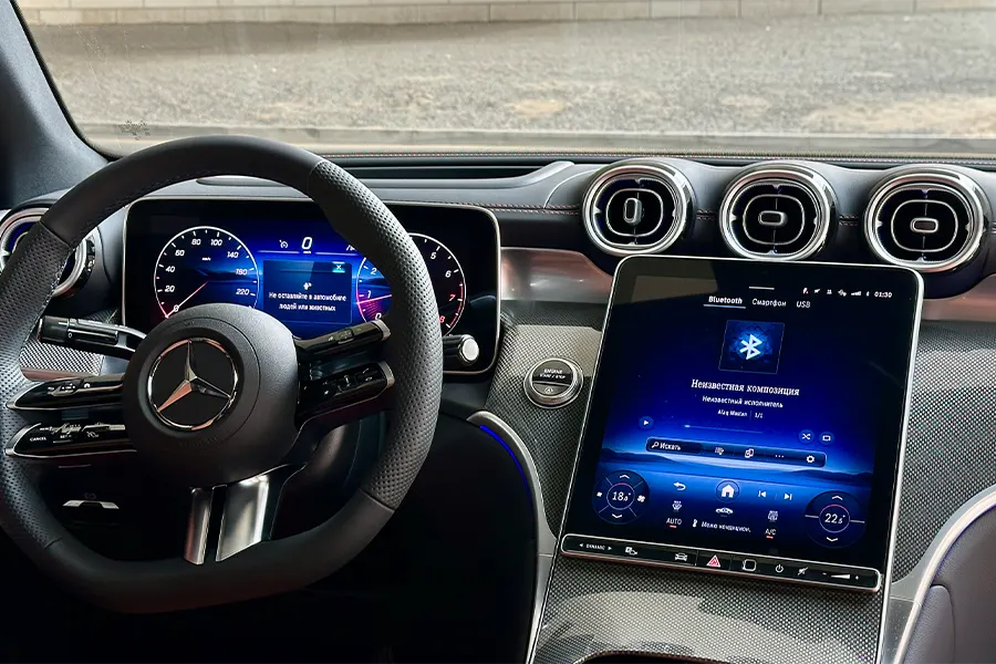 Mercedes-Benz GLC 200 White Rental in Dubai photo 8