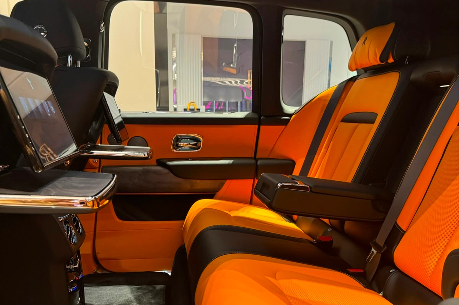 Rent a 2025 Rolls-Royce Cullinan Black in Dubai photo 6