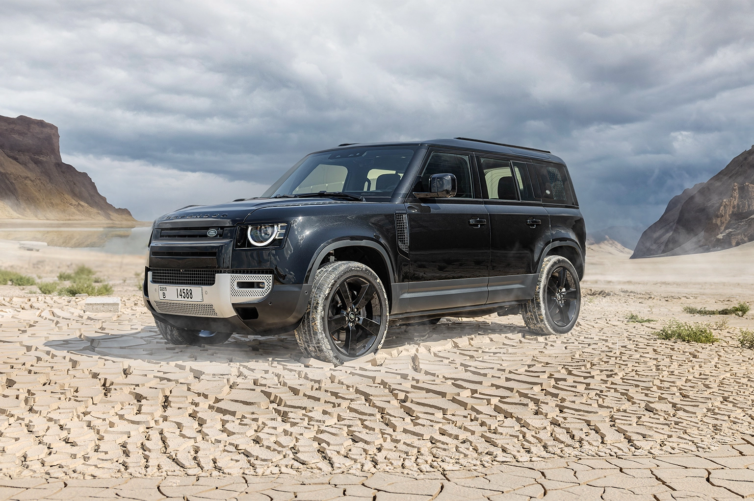 Rent Land Rover Defender Black in Dubai