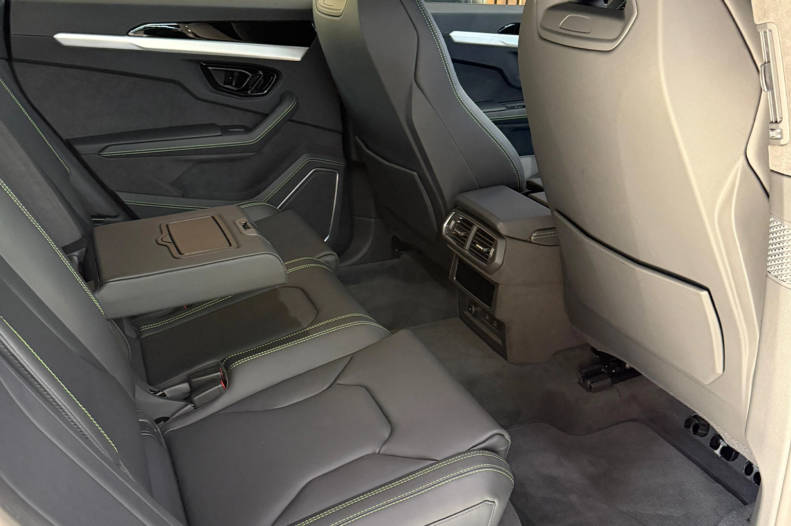 Rent a Lamborghini Urus SE Dark Green in Dubai photo 6