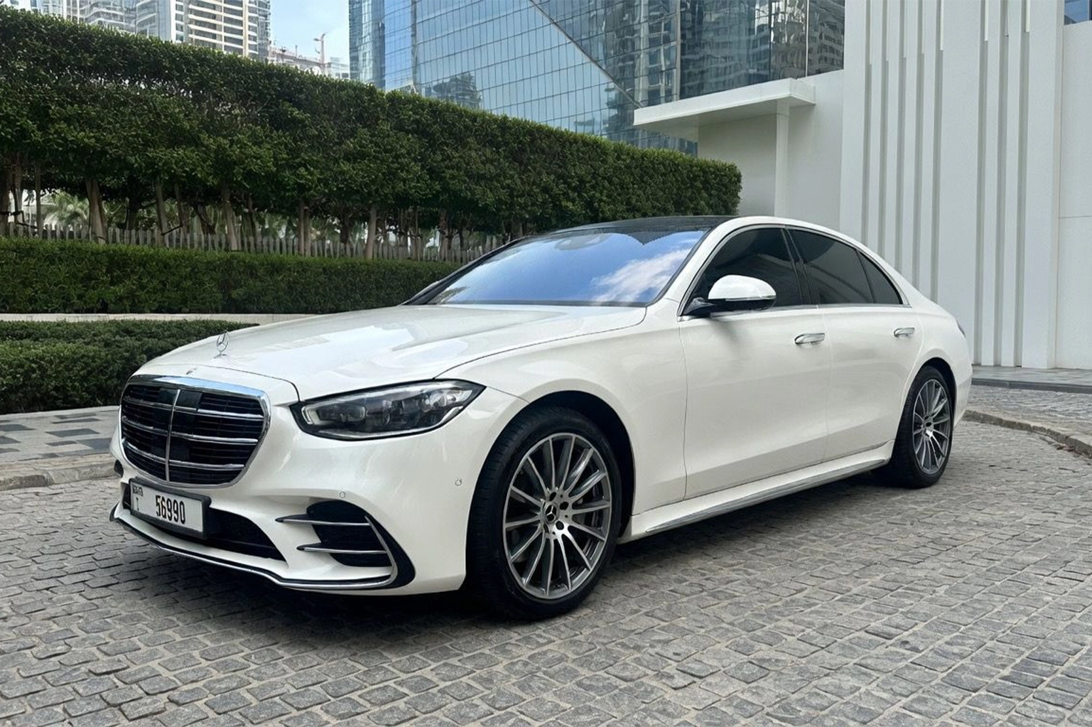 Mercedes-Benz S500 White Rental in Dubai photo 5