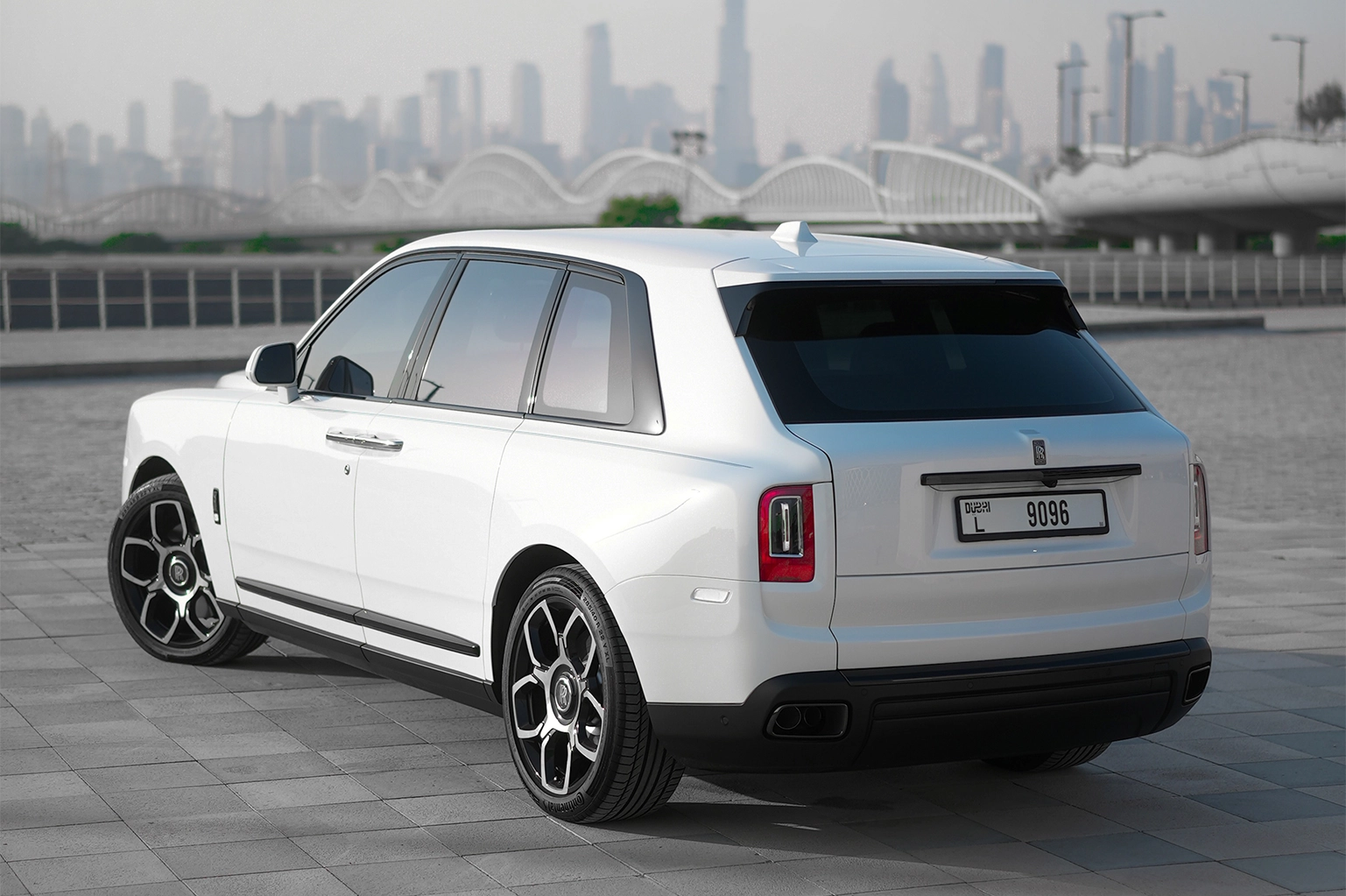 Hire Rolls-Royce Cullinan White in Dubai photo 3