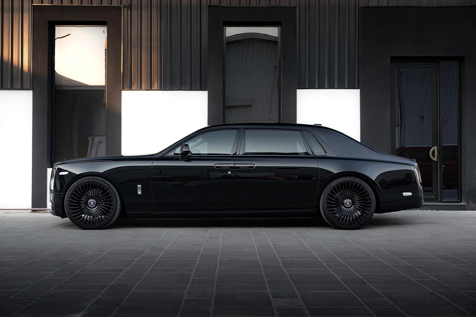 Rolls-Royce Phantom Black for Rent in Dubai