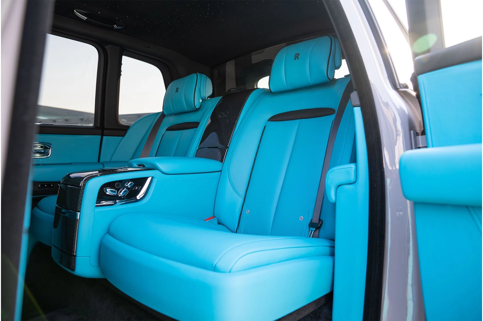 2025 Rolls-Royce Cullinan Brown for Rent in Dubai photo 8