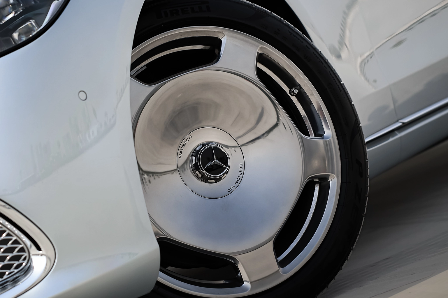 Rent Mercedes-Benz Maybach S680 Edition Silver in Dubai photo 5