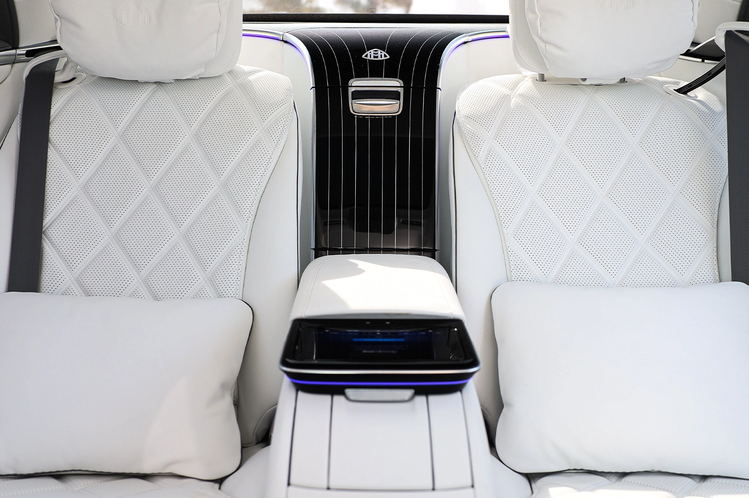 Rent Mercedes-Benz Maybach S680 Edition Silver in Dubai photo 7