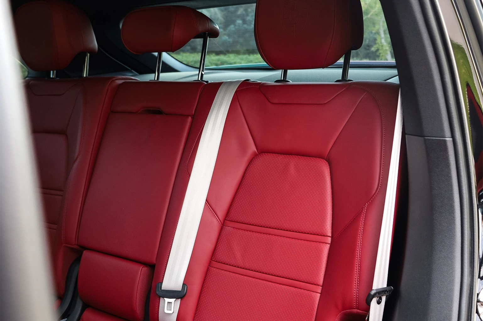 Porsche Cayenne S for Rent in Dubai photo 5
