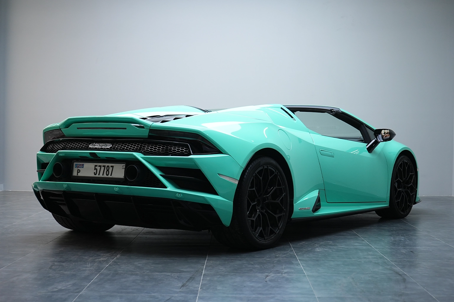 Lamborghini Huracan EVO Tiffany Blue Rental in Dubai photo 2