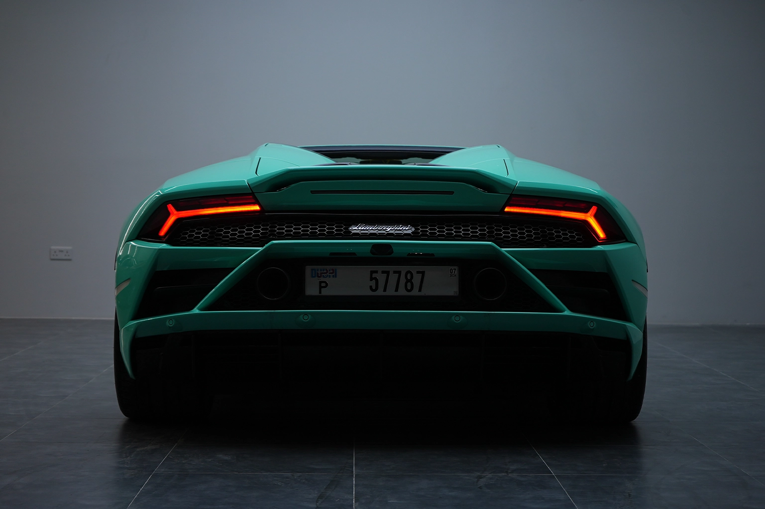 Lamborghini Huracan EVO Tiffany Blue Rental in Dubai photo 5