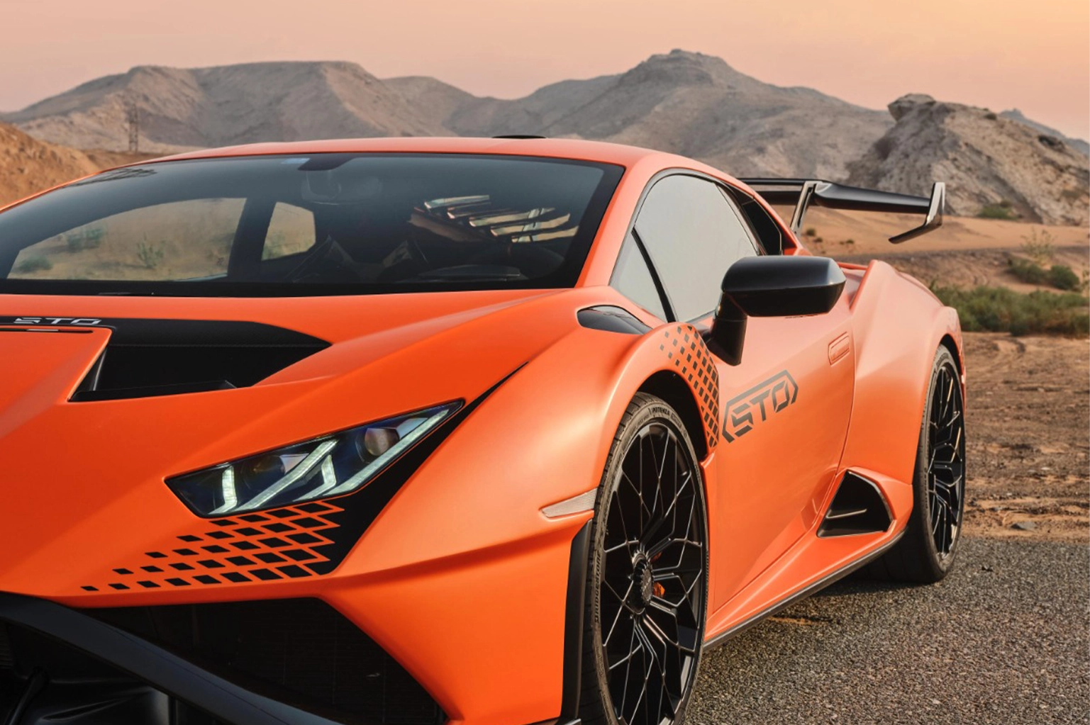 Lamborghini Huracan STO Orange for Rent in Dubai photo 3